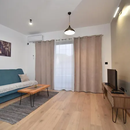 Perla Aparthotel 3*