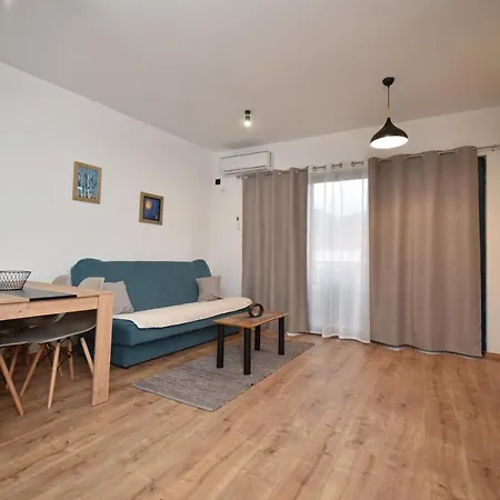 Perla Aparthotel 3*